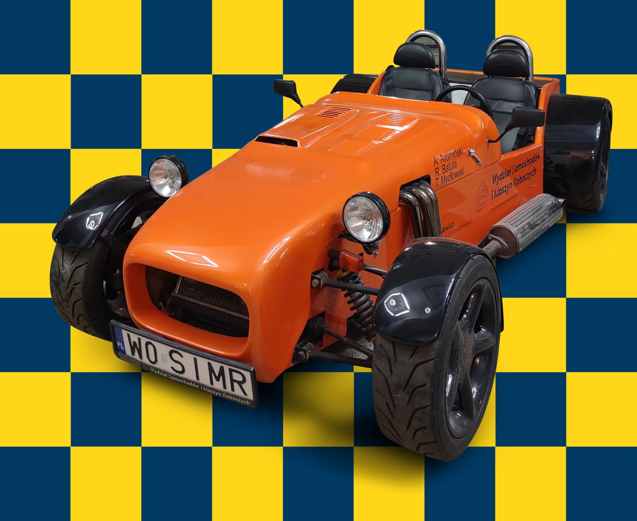 Pomarańczowy samochód sportowy w stylu retro na tle żółto-niebieskiej szachownicy
